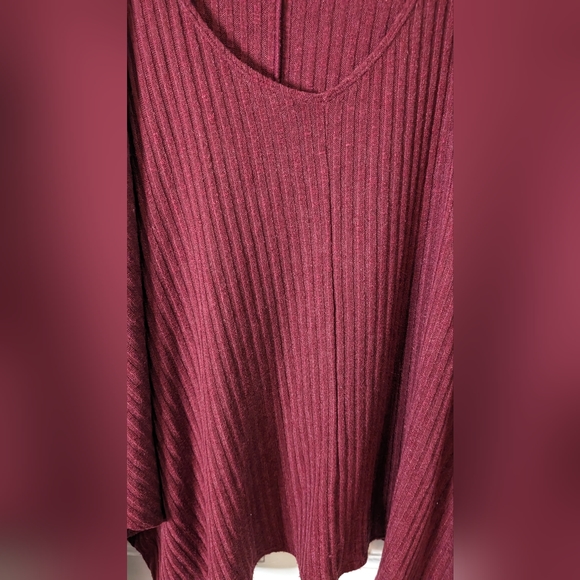 Urban Outfitters Maroon Collar Neck Oversized Knit Top Size Medium - Picture 2 of 8